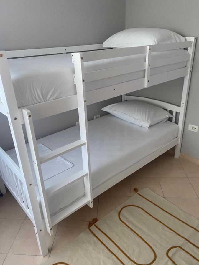 Cheerful 2-Bedroom Apartment In Golem Golem  Exterior photo